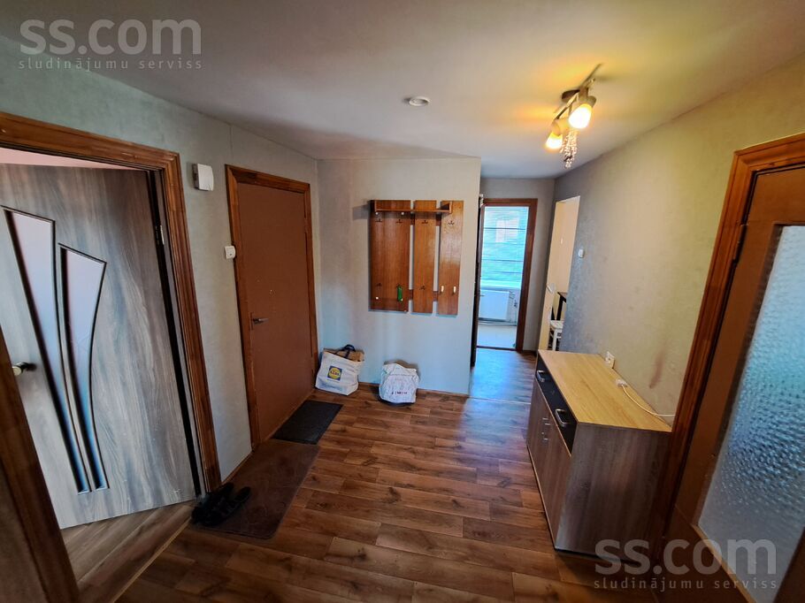 7 3, Auri, Dobele un raj., Auru pag. — dzivoklis