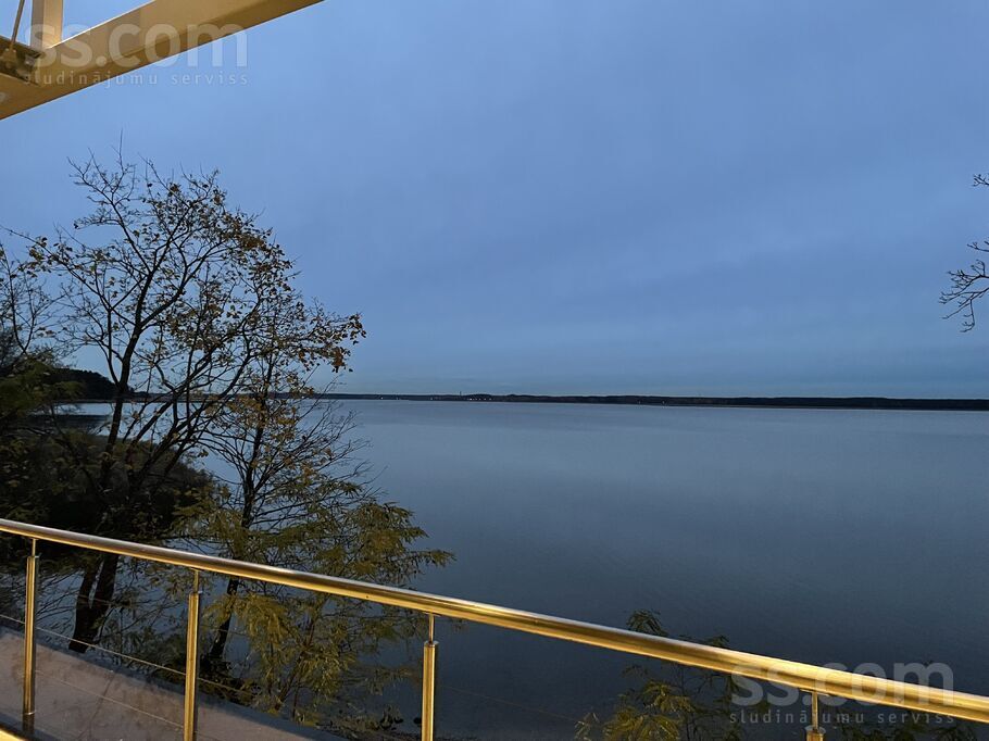 Ezermalas 44, Rīga — maja