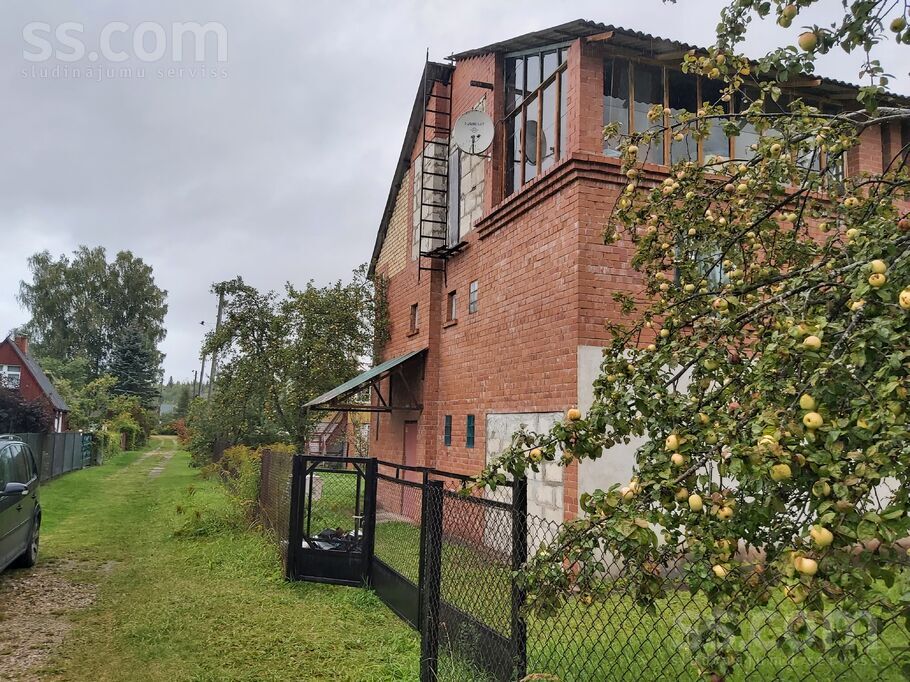 Baltirbes iela, Rīgas rajons, Olaine — maja