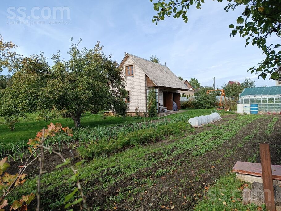 Asteru 9, Peltes, Rīgas rajons, Siguldas pag. — maja