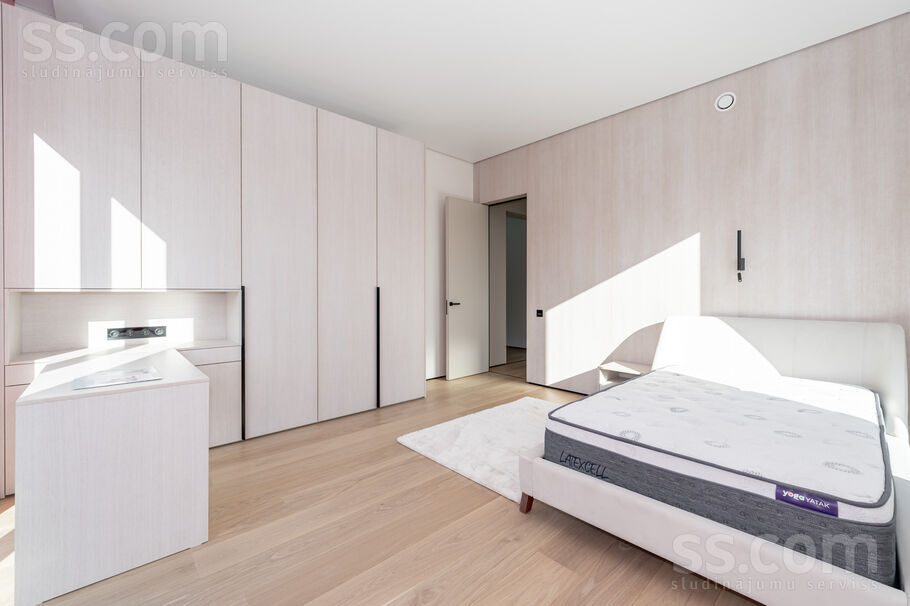 Mežavēju iela 8, Mārupe, Rīgas rajons, Mārupes pag. — maja