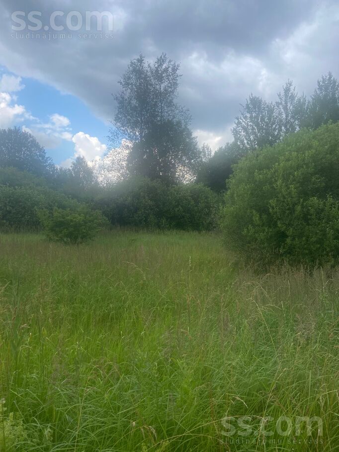 Akmeņkalns, Ludza un raj., Ludza — zeme