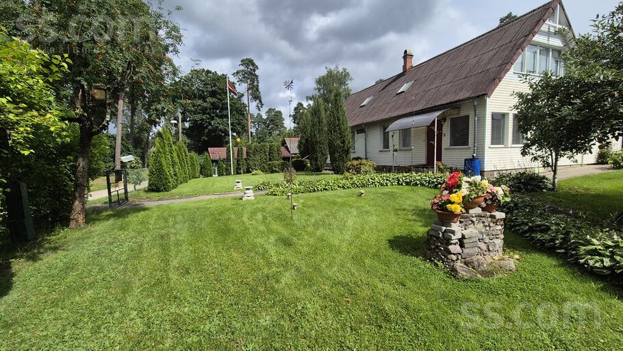 Alberta iela 8, Daugavpils un raj., Daugavpils — maja