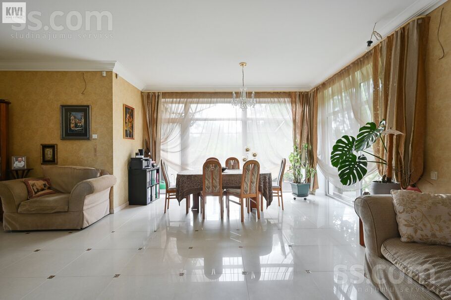 Planīcas, Rīga — maja