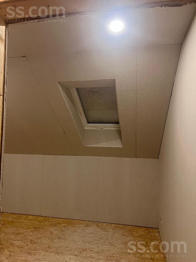 Anniņas 9, Mežezeri, Rīgas rajons, Salaspils l. t. — maja