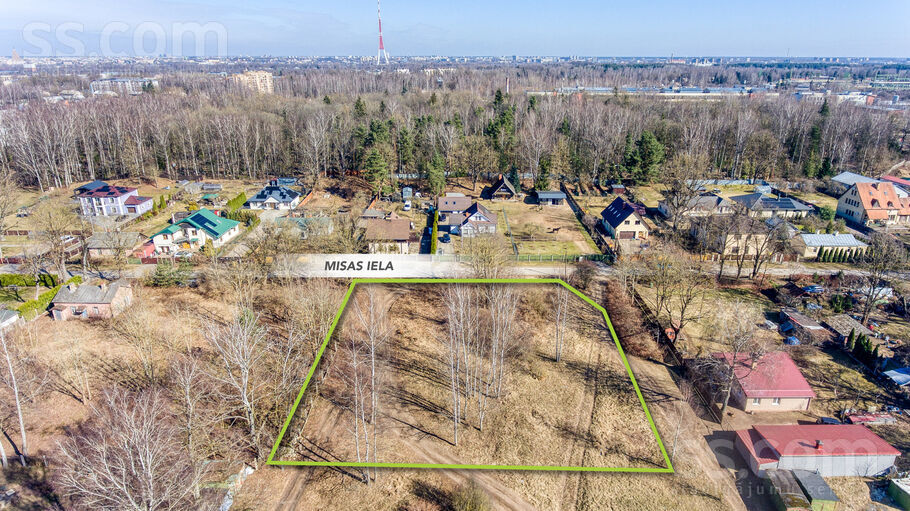 Misas 27, Rīga — zeme