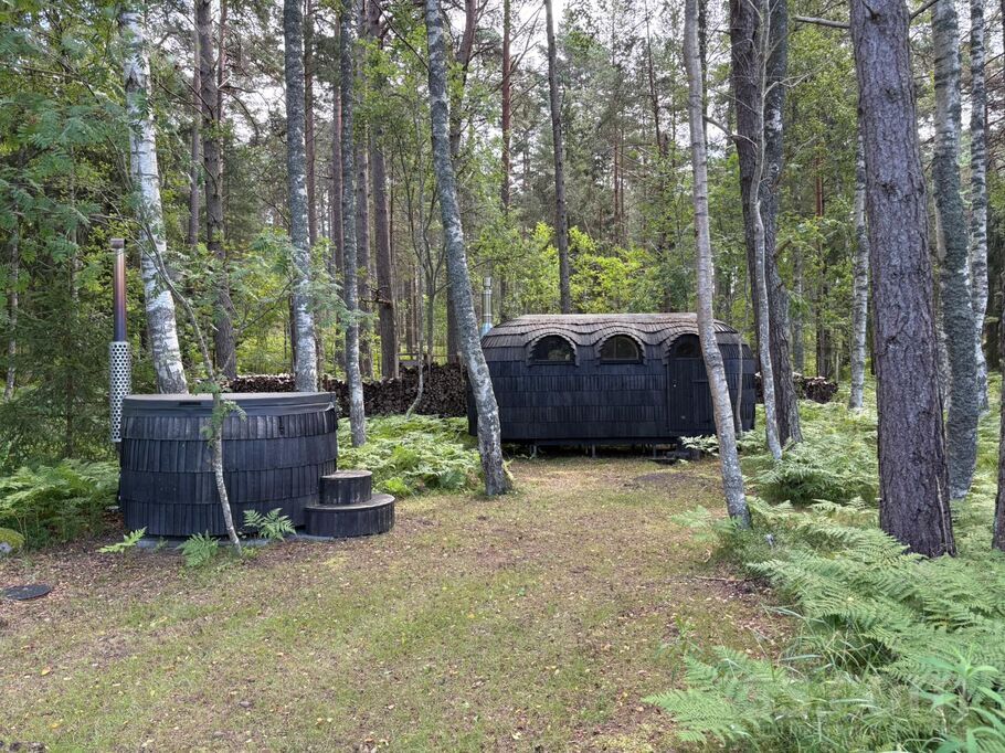 Plūmes/oāzes, Mazirbe, Talsi un raj., Kolkas pag. — maja