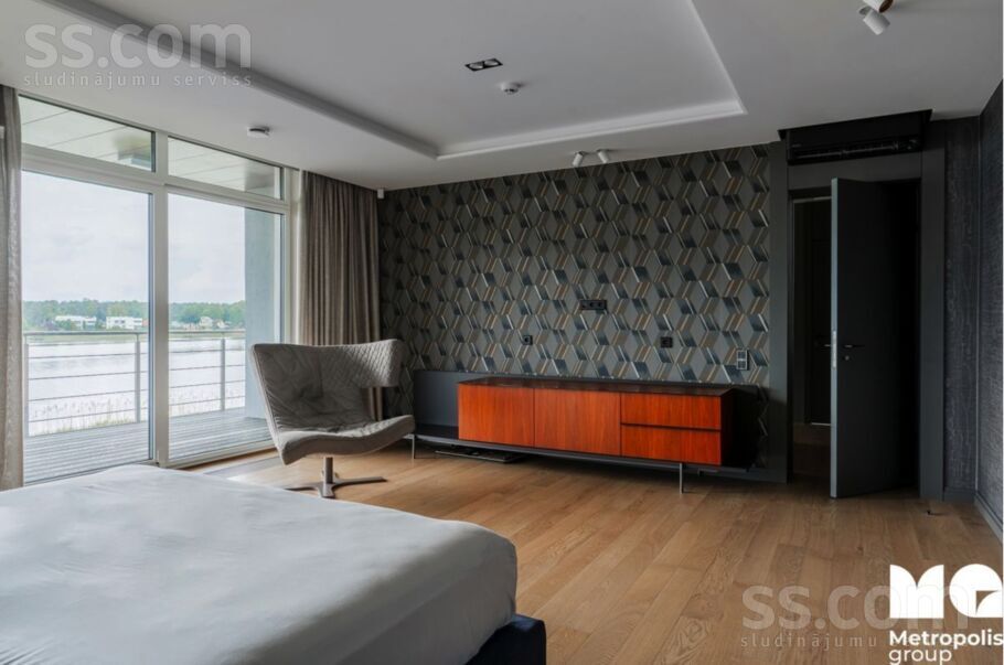 Laipu iela 2, Jūrmala — maja