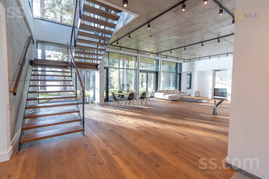 Parka Aleja, Dzilnuciems, Rīgas rajons, Babītes pag. — maja