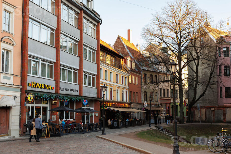 Jauniela 15, Rīga — maja