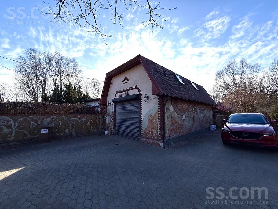 Planīcas 13, Rīga — maja