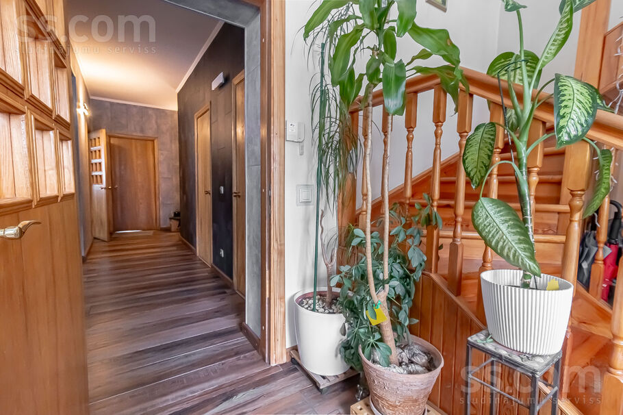 Zileņu 8, Rīga — maja