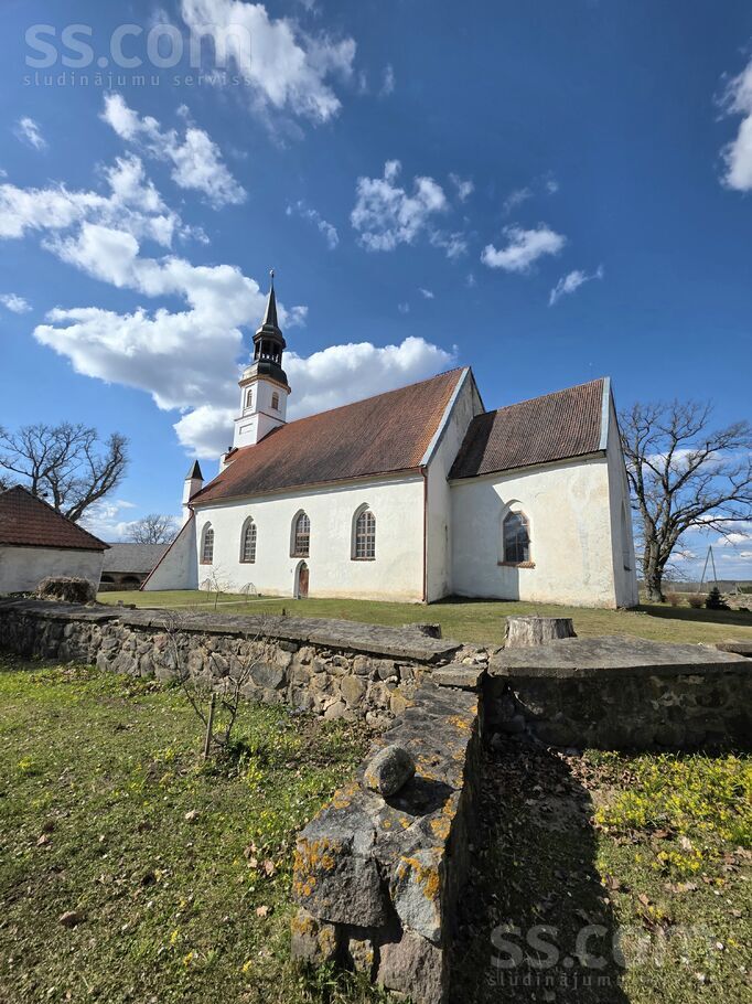 Kalnāres 2, Burtnieki, Valmiera un raj., Burtnieku pag. — dzivoklis