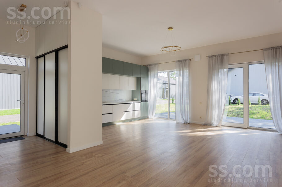 Davja iela 75, Jūrmala — maja