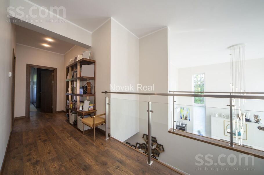 Ezeru iela 17, Jūrmala — maja