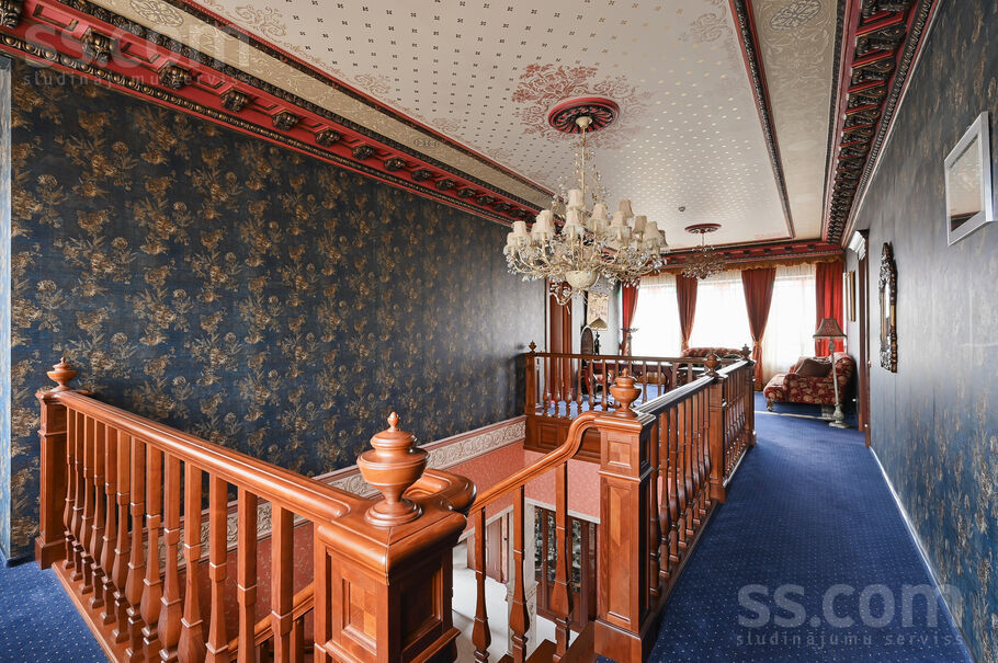 Omnibusa iela 8b, Jūrmala — maja