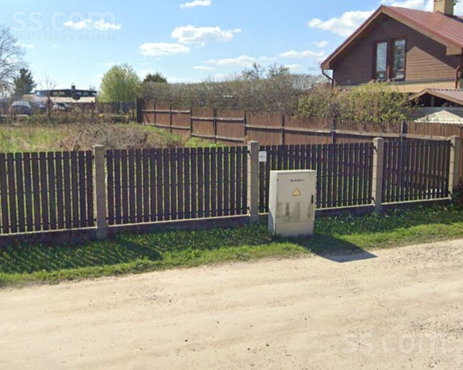 Krāču 10, Rīga — zeme