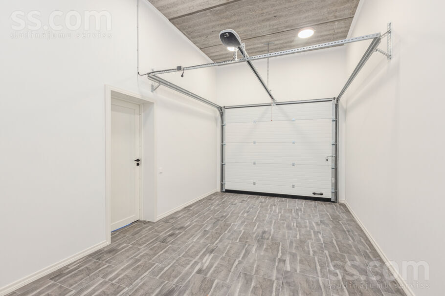 Rītausmas iela 1, Mārupe, Rīgas rajons, Mārupes pag. — maja