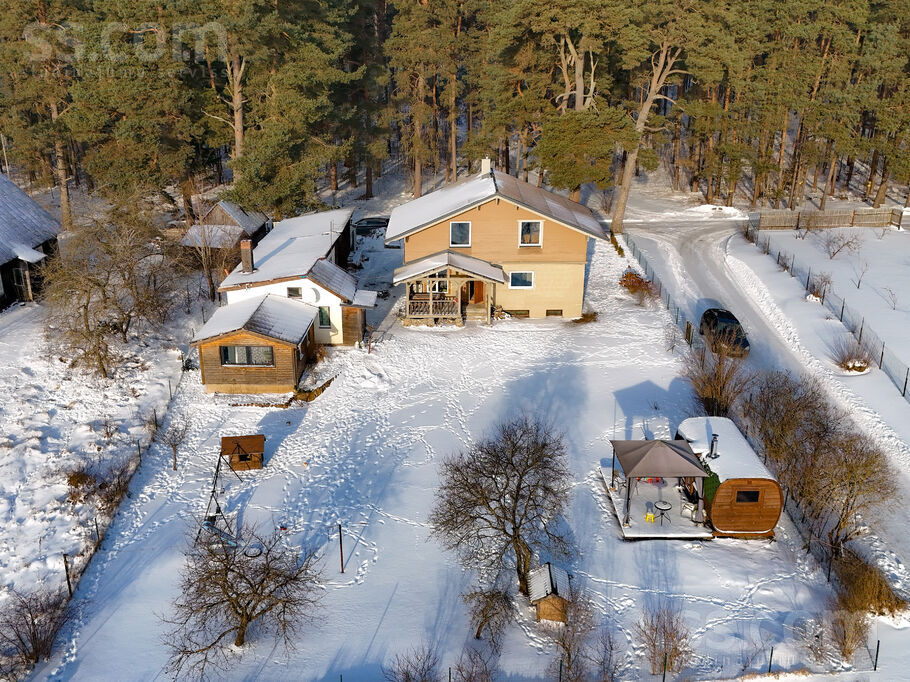 Dzintara iela 11, Engure, Tukums un raj., Engures pag. — maja