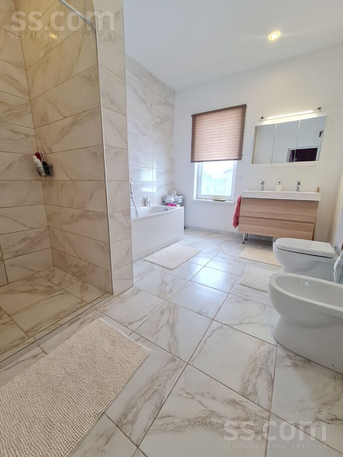 Starzdu 6, Mārupe, Rīgas rajons, Mārupes pag. — maja