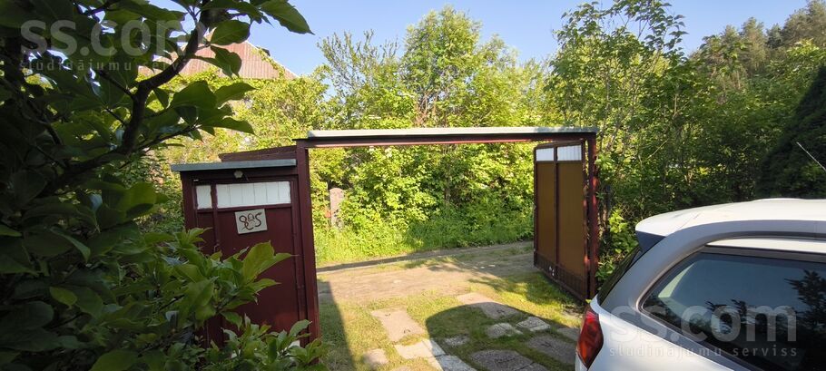 Buru iela 32, Ziemeļblāzma, Limbaži un raj., Skultes pag. — maja