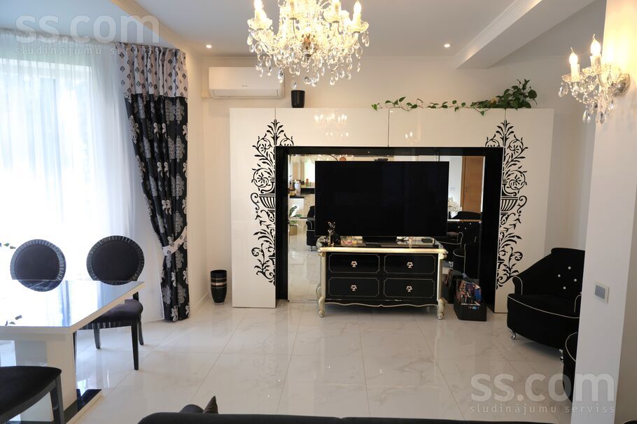 Alejas 15, Mežāres, Rīgas rajons, Babītes pag. — maja