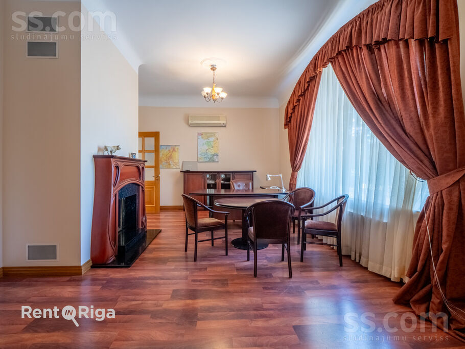 Sudrabu Edžus 1, Rīga — maja