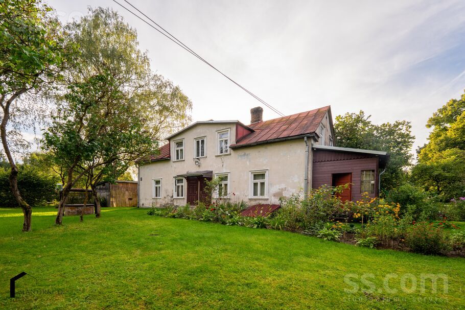 Dīķa 21, Rīga — maja
