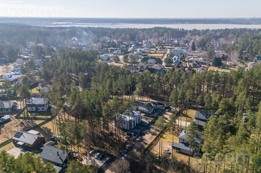 Dzintaru 4, Berģi, Rīgas rajons, Garkalnes nov. — maja