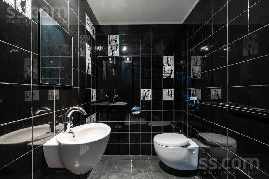 Vaļņu 4, Rīga, Vecrīga — telpa