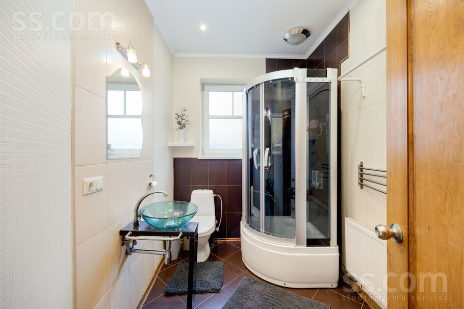 Ezeriņi mājas, Rīgas rajons, Sigulda — maja