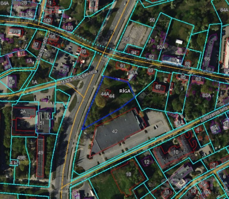 Dzirciema 44, Rīga — zeme