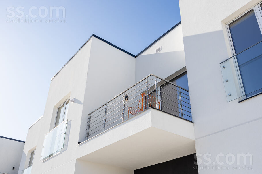 Rītausmas iela 1, Mārupe, Rīgas rajons, Mārupes pag. — maja