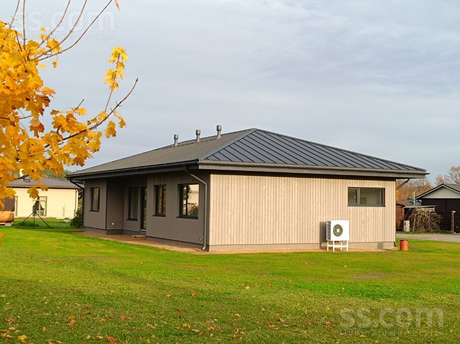 Zvejnieku iela 13, Ogre un raj., Ikšķile — maja