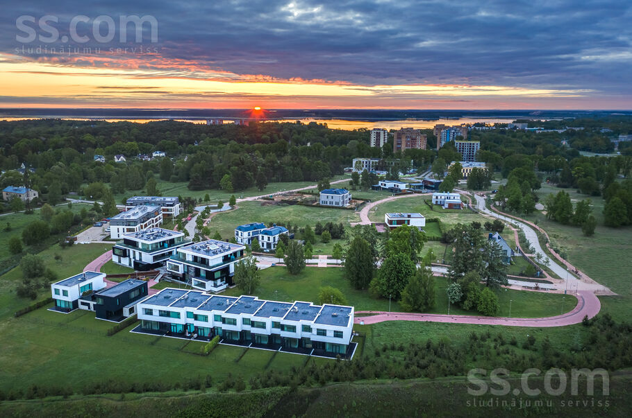 Jaunā Mežaparka 3, Rīga — zeme