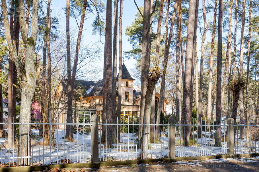 Edinburgas, Jūrmala — maja