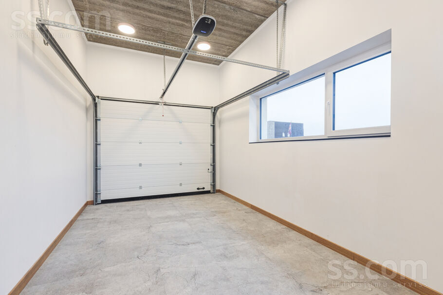 Rītausmas iela 1, Mārupe, Rīgas rajons, Mārupes pag. — maja