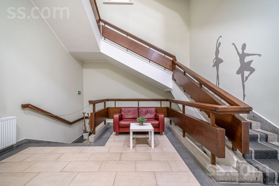 Aspazijas bulv. 20, Rīga — maja