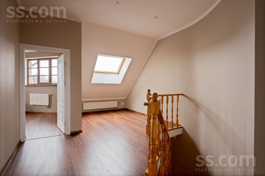 Rozu iela 10, Mārupe, Rīgas rajons, Mārupes pag. — maja