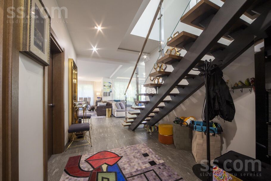 Ezeru iela 17, Jūrmala — maja