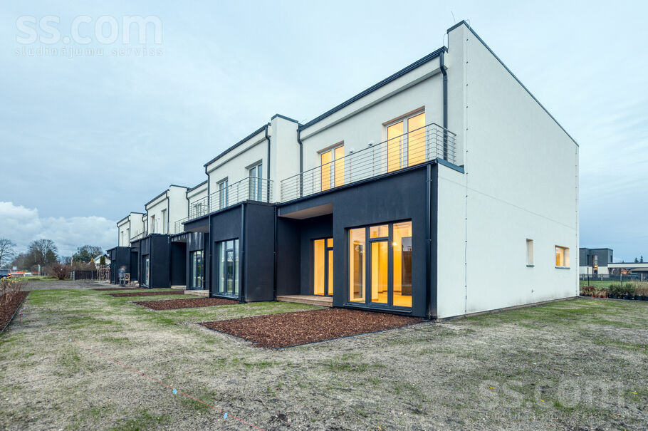 Rītausmas iela 1, Mārupe, Rīgas rajons, Mārupes pag. — maja