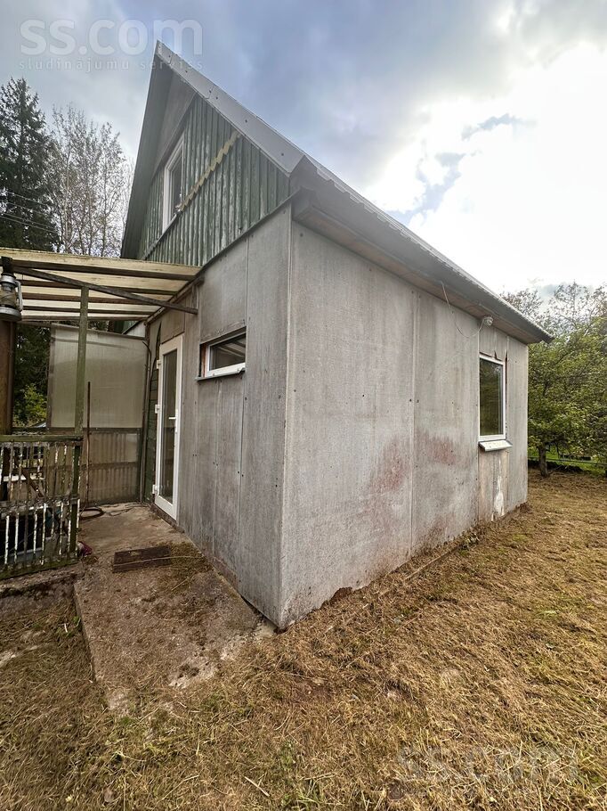 Dzintārs dārzs, Rēzekne un raj., Rēzekne — maja