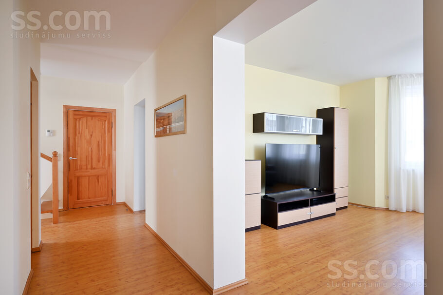 Upeņu iela 2, Rāmava, Rīgas rajons, Ķekavas pag. — maja