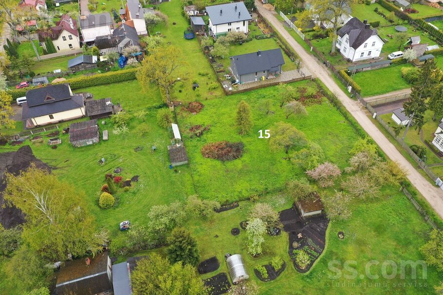 Tālivalža 15, Jūrmala — zeme