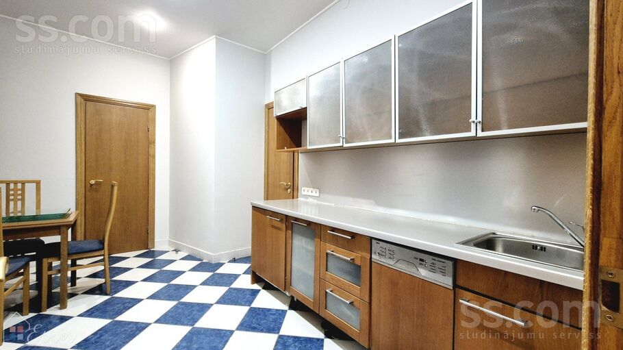 Dzirnavu 55, Rīga — birojs