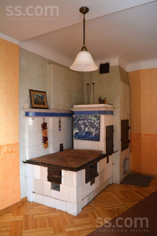 Nometņu 37, Rīga — maja