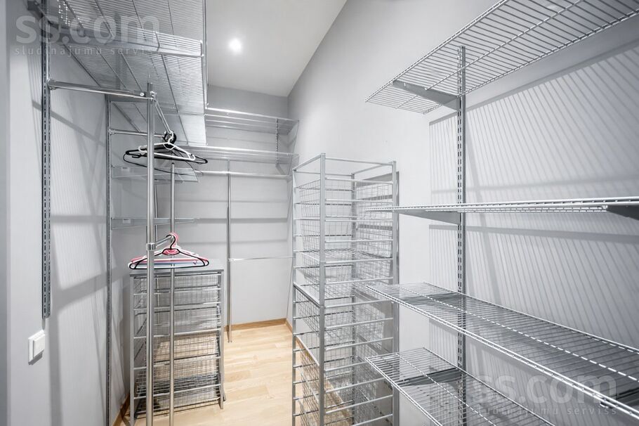 Raiņa bulv. 2, Rīga — dzivoklis