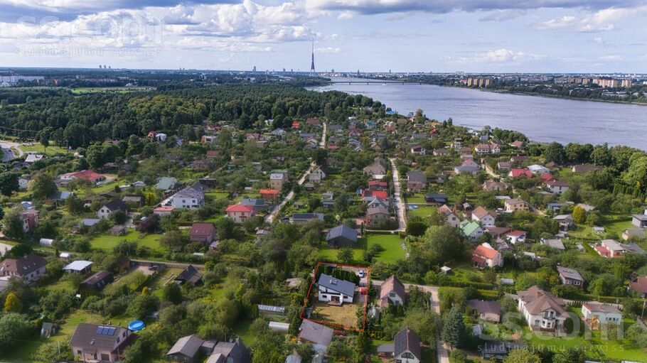 Valdlauču, Rīga — maja