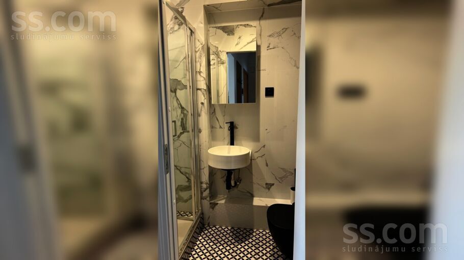 Čaka 80, Rīga — maja