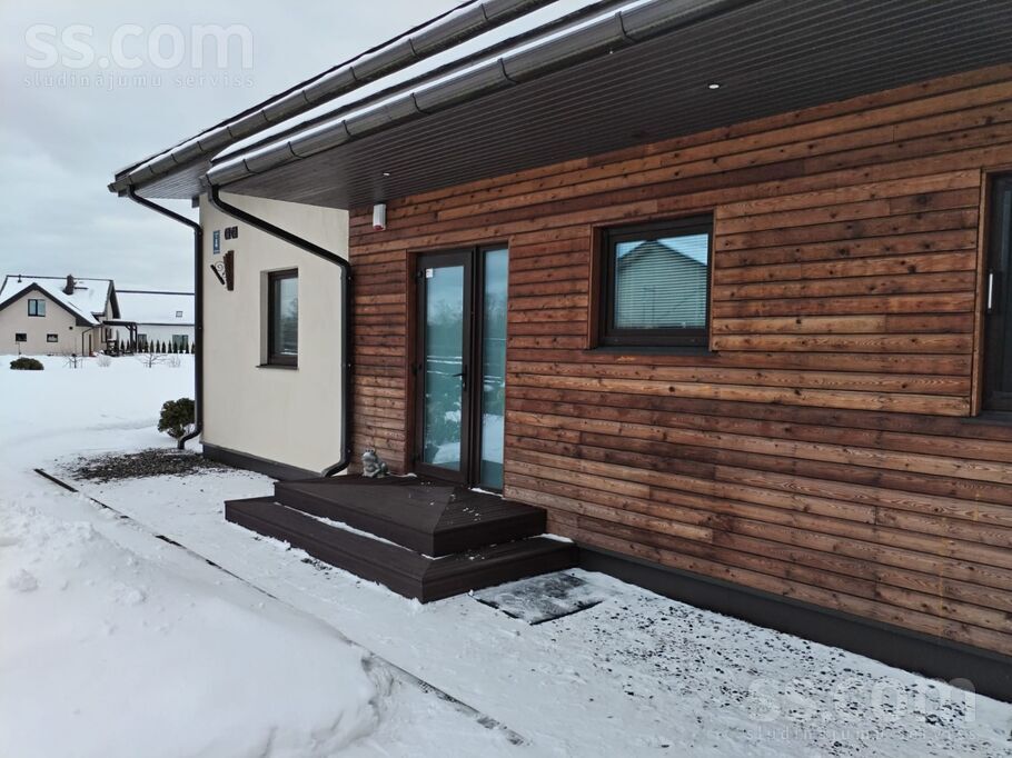 Juglas krastm., Rīga — maja